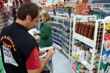 Ações do Procon objetivam atender a demandas de consumidores e levar informação a lojistas