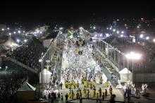 Arquibancada no desfile da categoria especial cuata dez reais