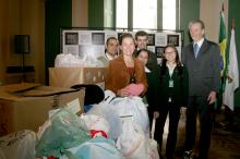 Fortunati e primeira-dama Regina Becker receberam doações dos funcionários da Unimed