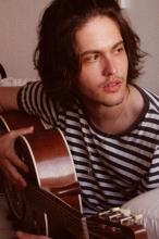 Filipe Catto sobe ao palco do Renascen�a �s 21h. Ingressos a 10 reais.
