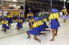 Escola Esporte Dá Samba abre a segunda noite do Carnaval oficial em Porto Alegre