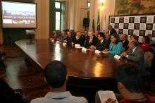 Autoridades federais e estaduais na apresentação do prefeito José Fortunati
