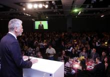 Fortunati assume compromisso de instituir incubadora da criatividade

