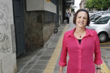 Vera e a cal�ada exemplar do condom�nio no largo Jo�o A. Albuquerque