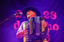 Luiz Carlos Borges se apresenta no Palco Central na noite desta quinta
