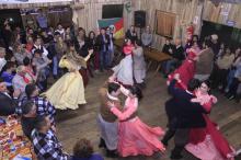 Baile e show tradicionalista estão na programação do fim de semana