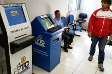 Guichê de auto-atendimento disponível na sede da EPTC também é novidade