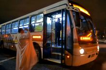 Padre Neri abençoou os ônibus na largada da Carris nesta madrugada 