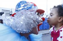 Festa das crianças se estende até as 18h. Adultos brincam até as 21h