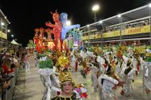 Por tradição, a vencedora, Imperadores do Samba, deve desfilar já na manhã de domingo