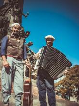 Instrumentistas Paulinho e Maykell formam o duo