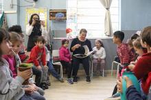 As escolas refor�am a rede comunit�ria e a rede p�blica n�o estatal 